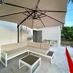 Βίλα Cedrus House - New Prestige