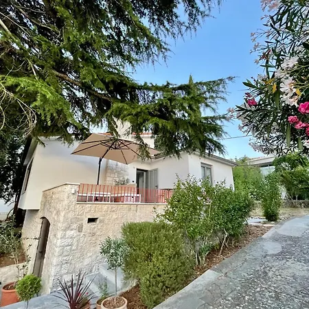 Cedrus House - New Prestige Βίλα