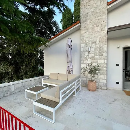 Cedrus House - New Prestige Вилла Трогир